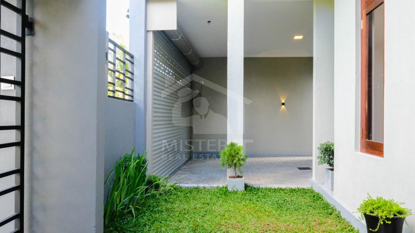 House for Sale in Kahathuduwa- image 7