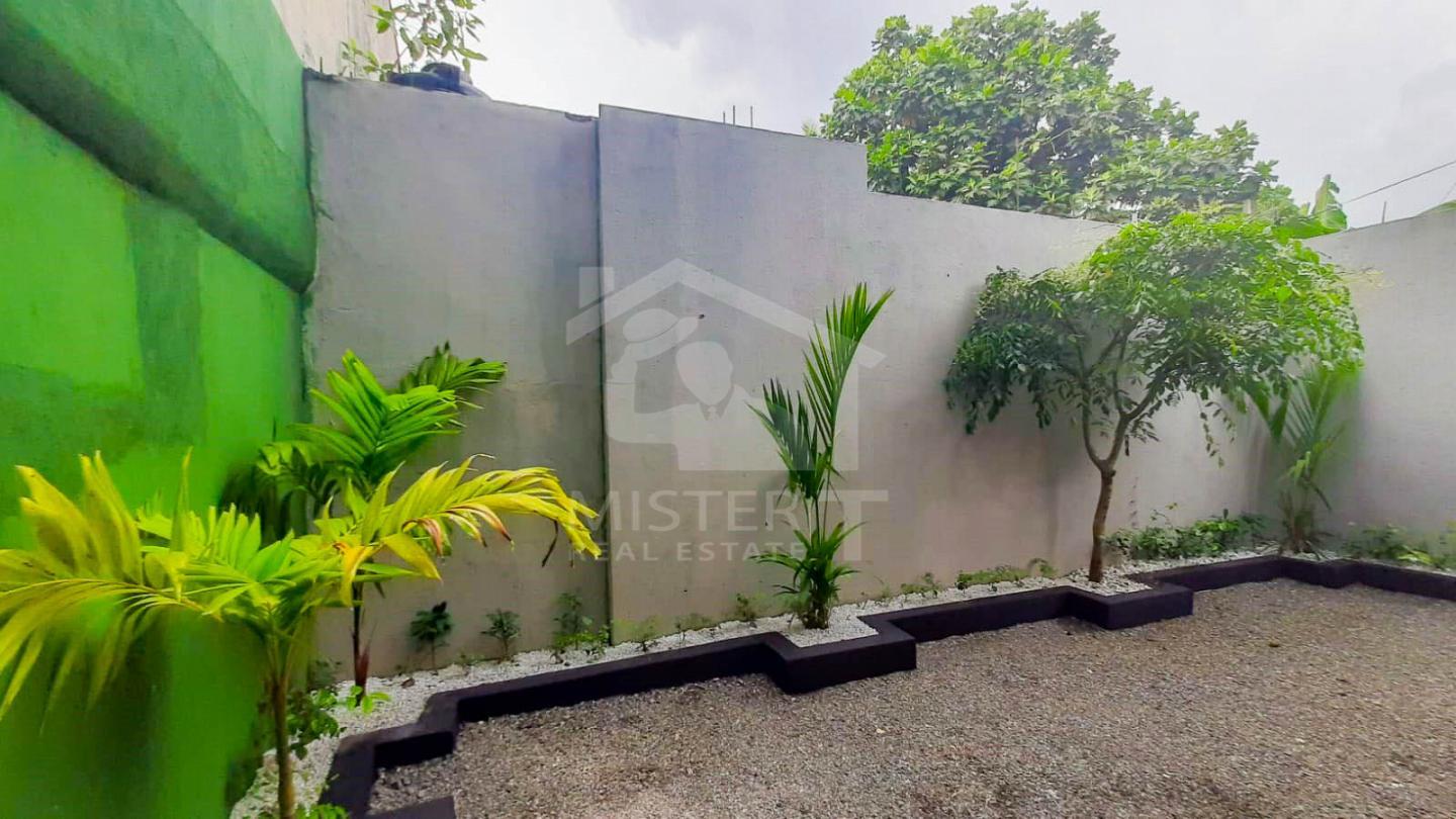 House for Sale in Boralesgamuwa- image 8