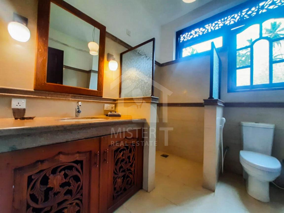 Villa For Sale in Tangalle- image 9