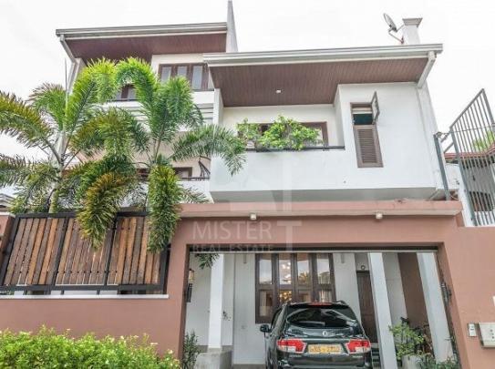 House for Sale in Malabe - image 1