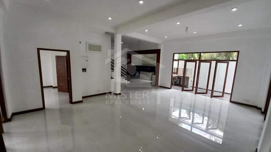House for Sale in Nugegoda - image 1