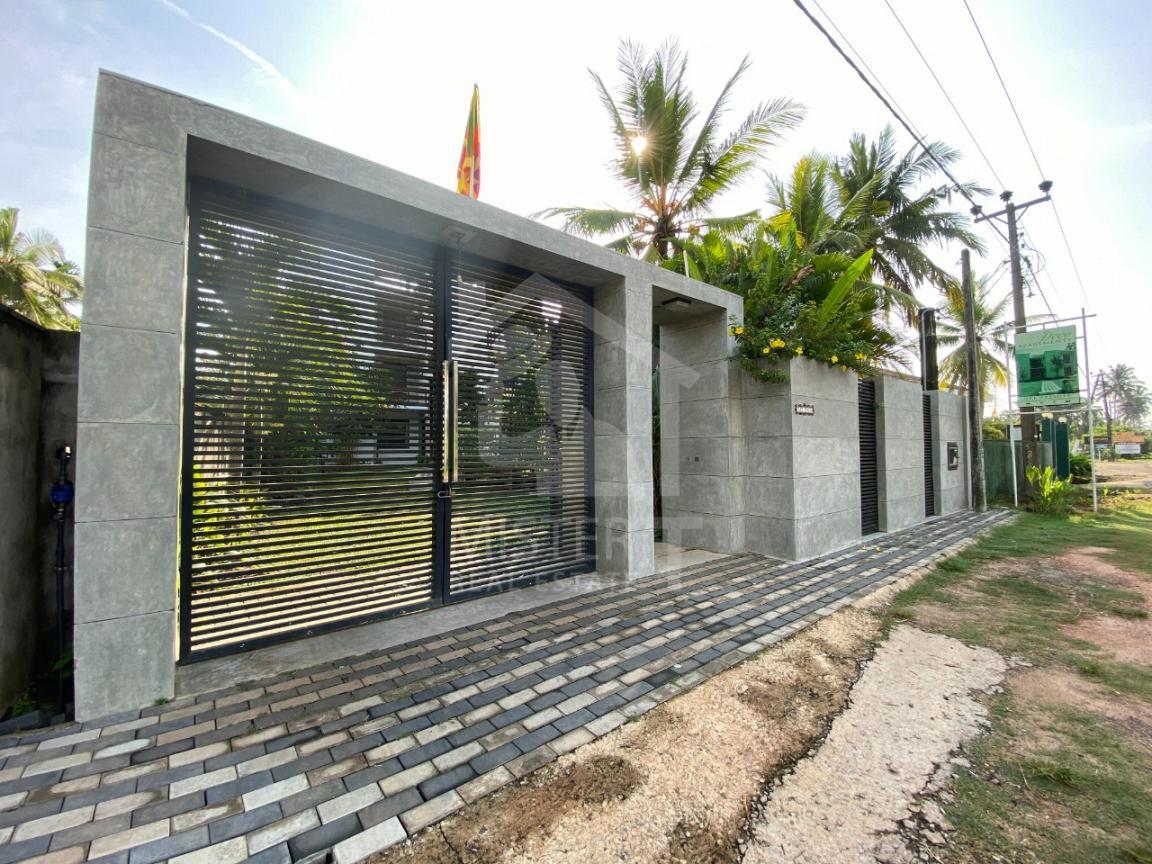 House for Sale in Induruwa - image 1