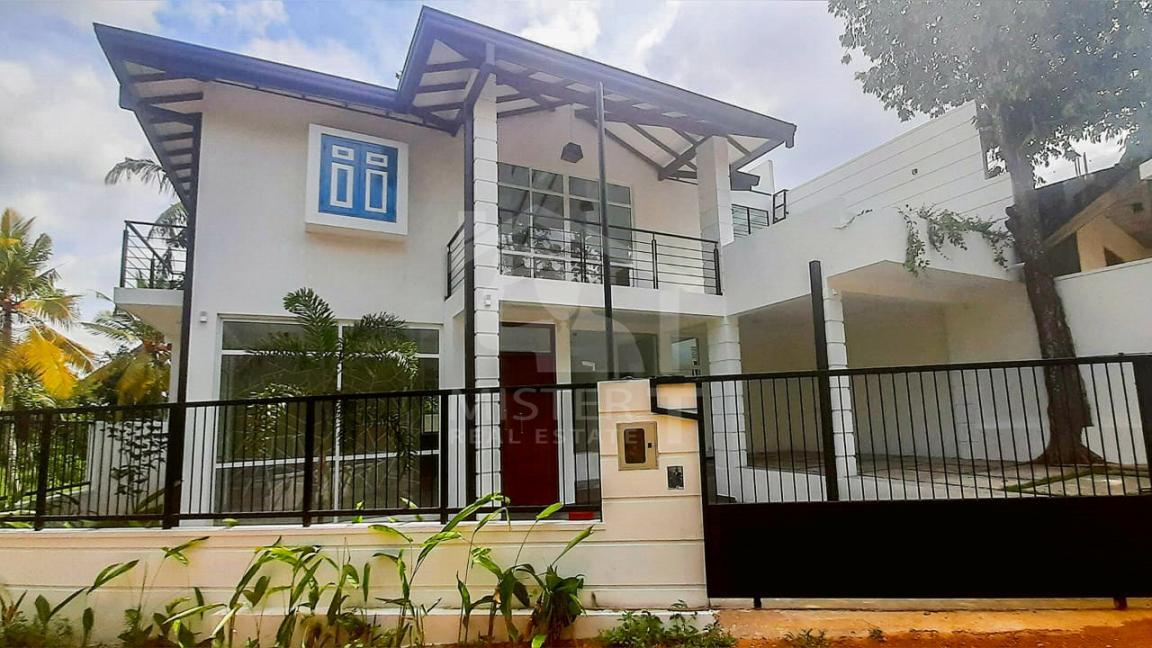 House for Sale in Kottawa - image 1