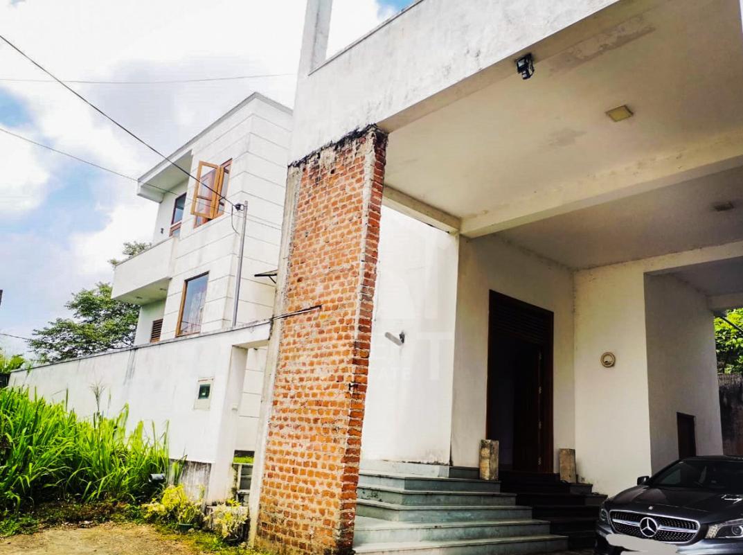 House for Sale in Piliyandala- image 1