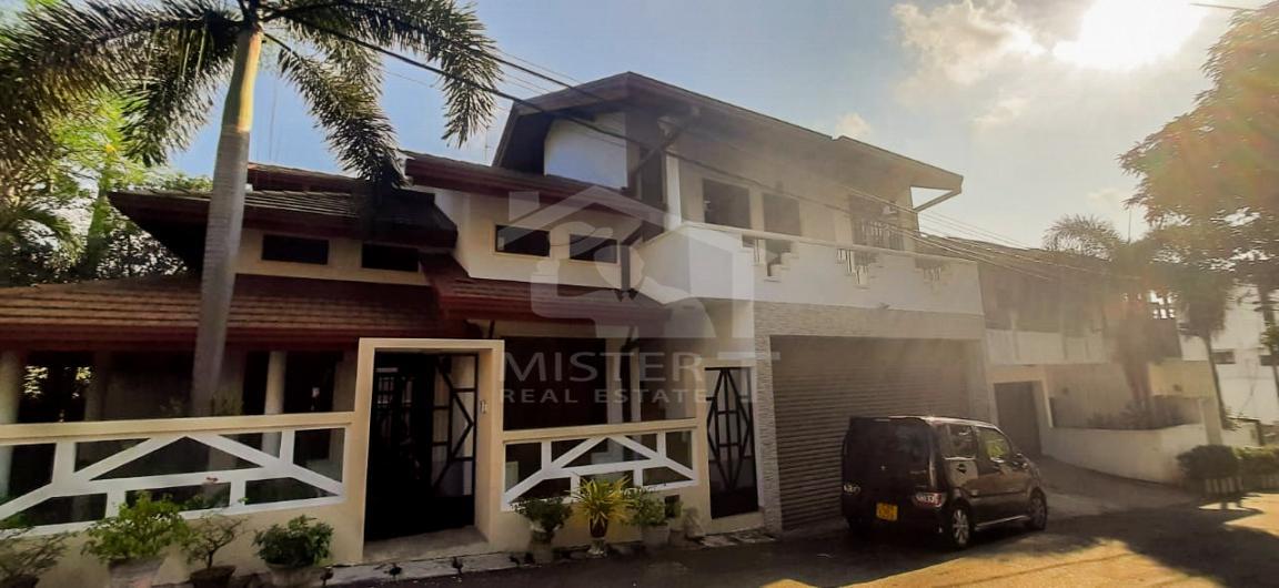 House for Sale in Pita Kotte - image 1