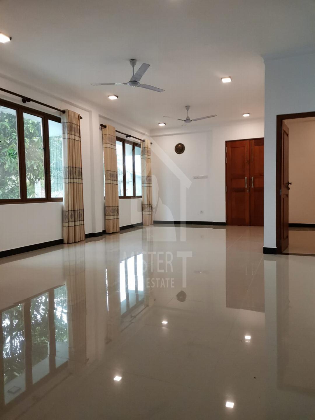 House for Sale in Boralesgamuwa- image 2