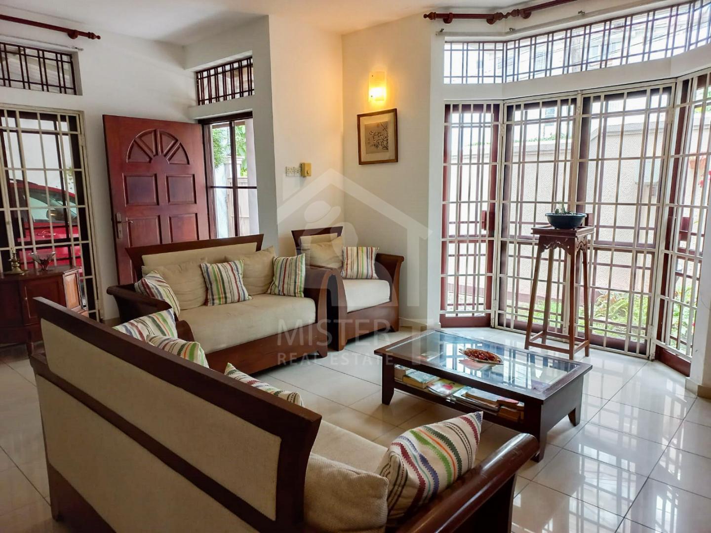 House for Sale in Colombo 05- image 2