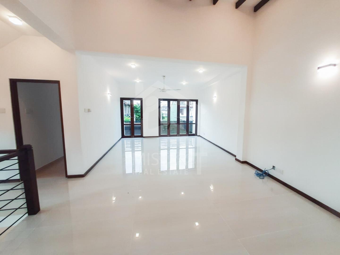  House For Sale in Athurugiriya - image 2