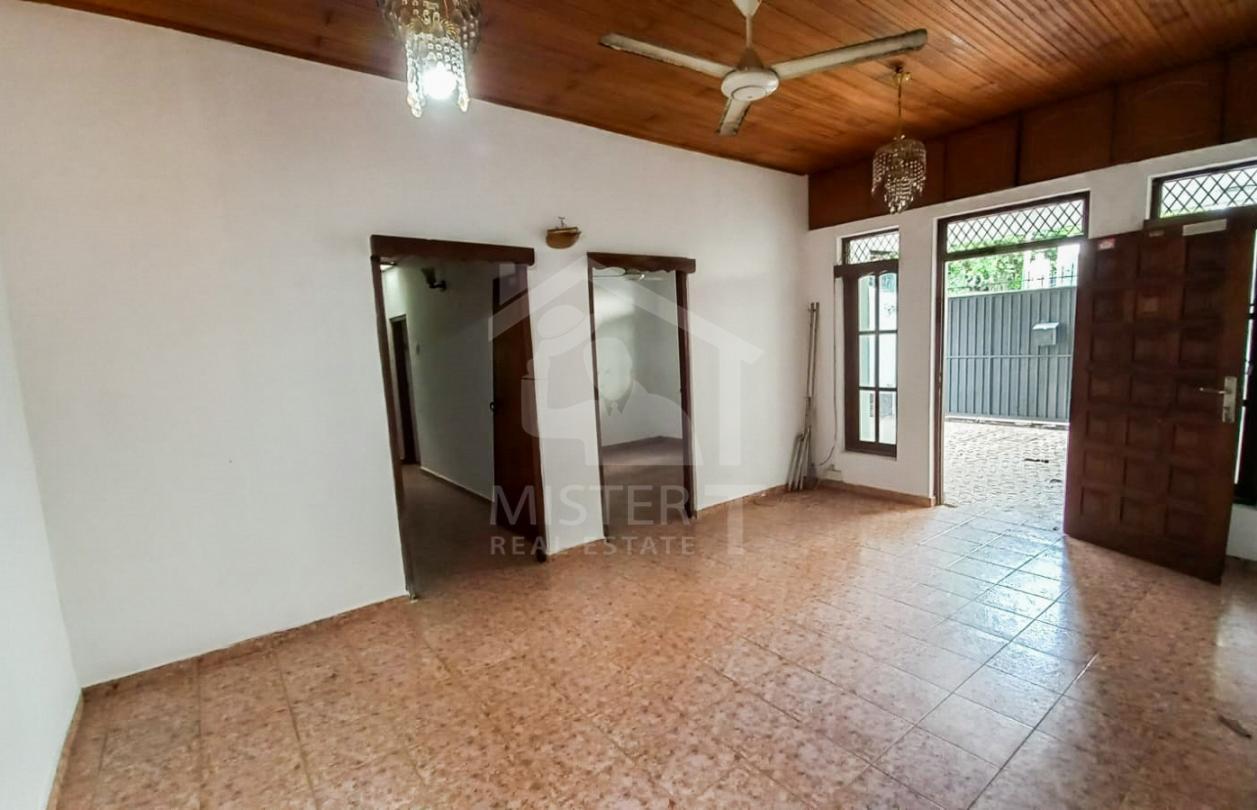 House for Sale in Mount Lavinia - image 2