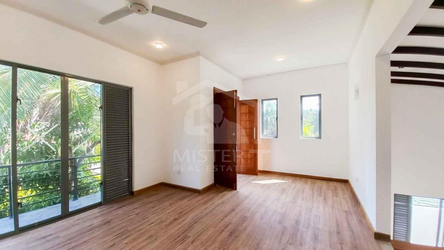 House for Sale in Athurugiriya - image 2