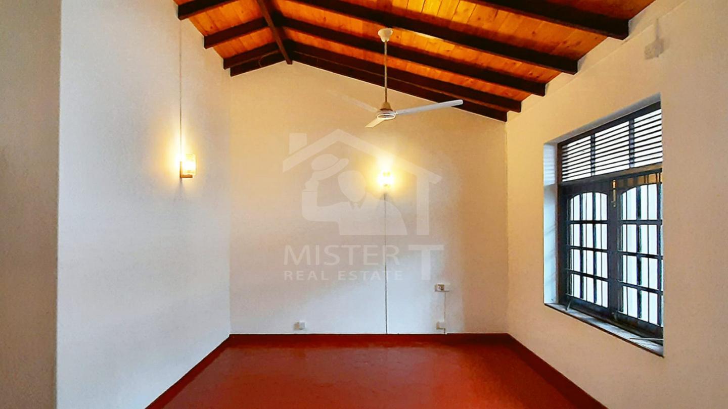 House for Sale in Colombo 08- image 3