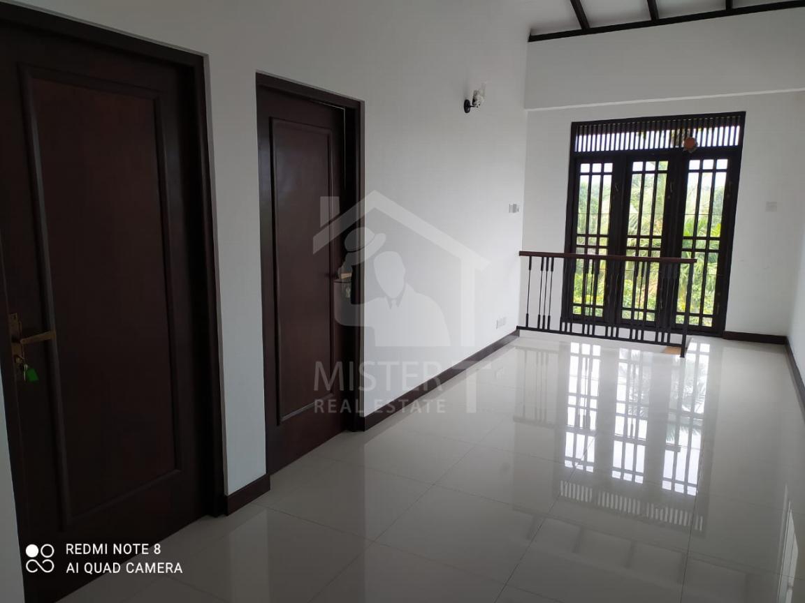 House for Sale in Thalawathugoda - image 3