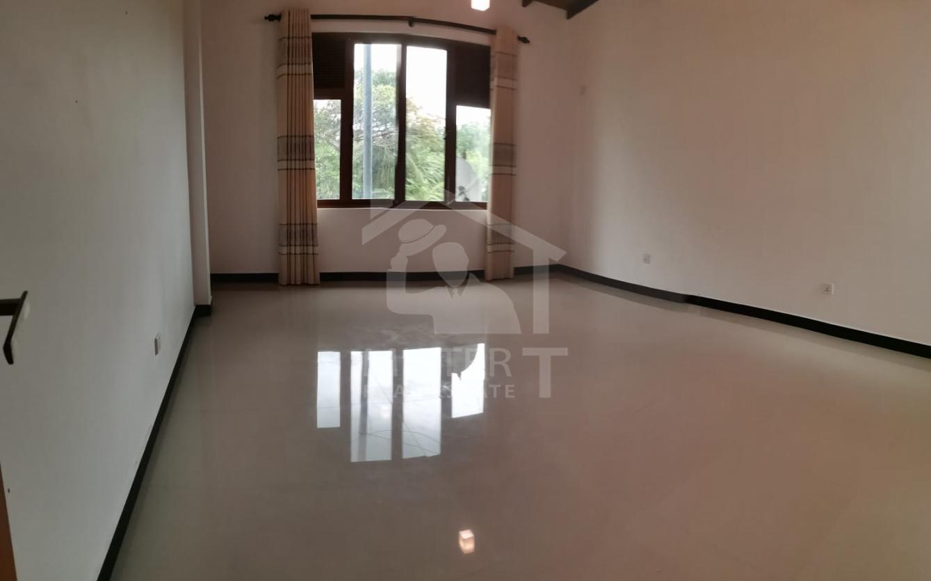 House for Sale in Boralesgamuwa- image 3