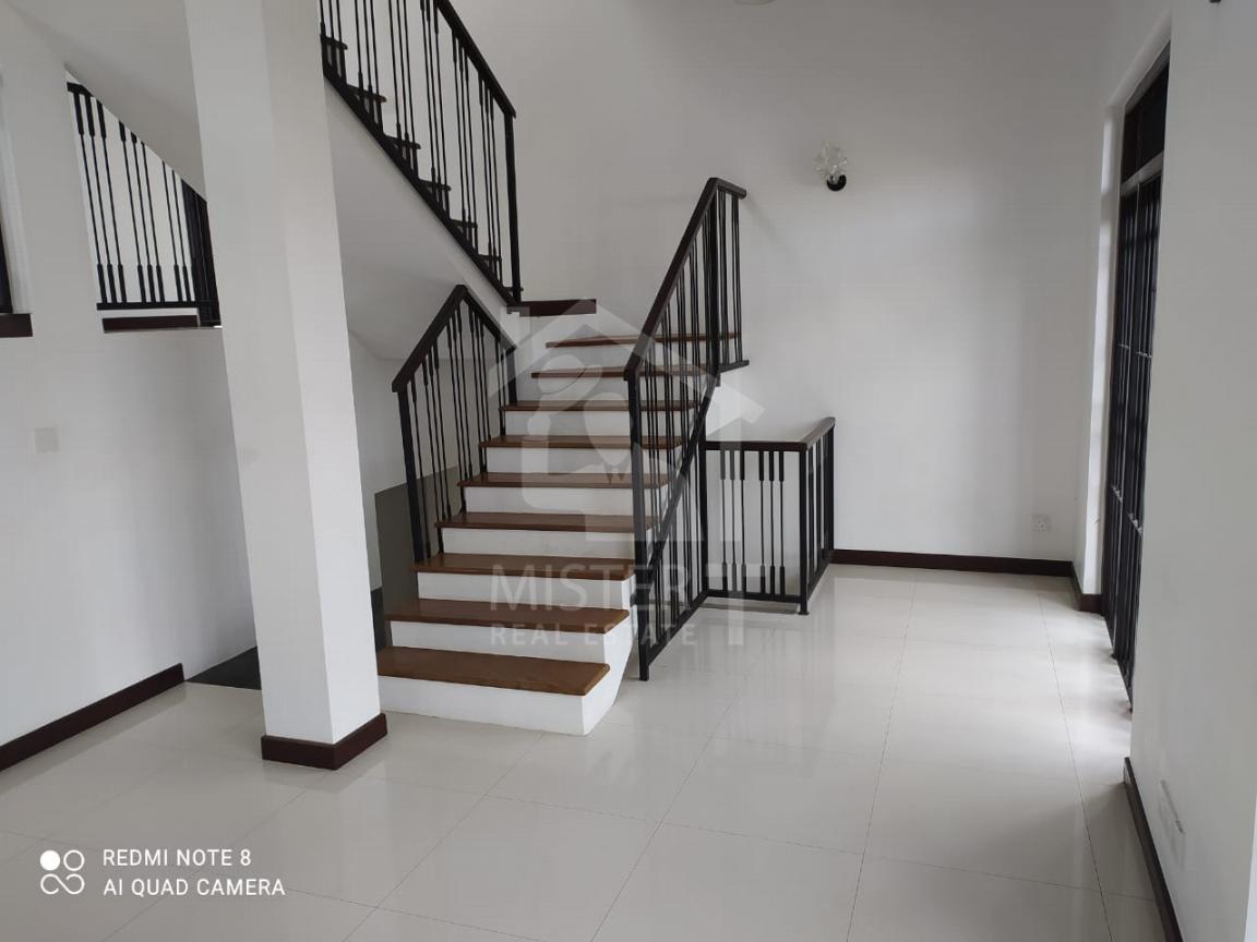 House for Sale in Thalawathugoda - image 4