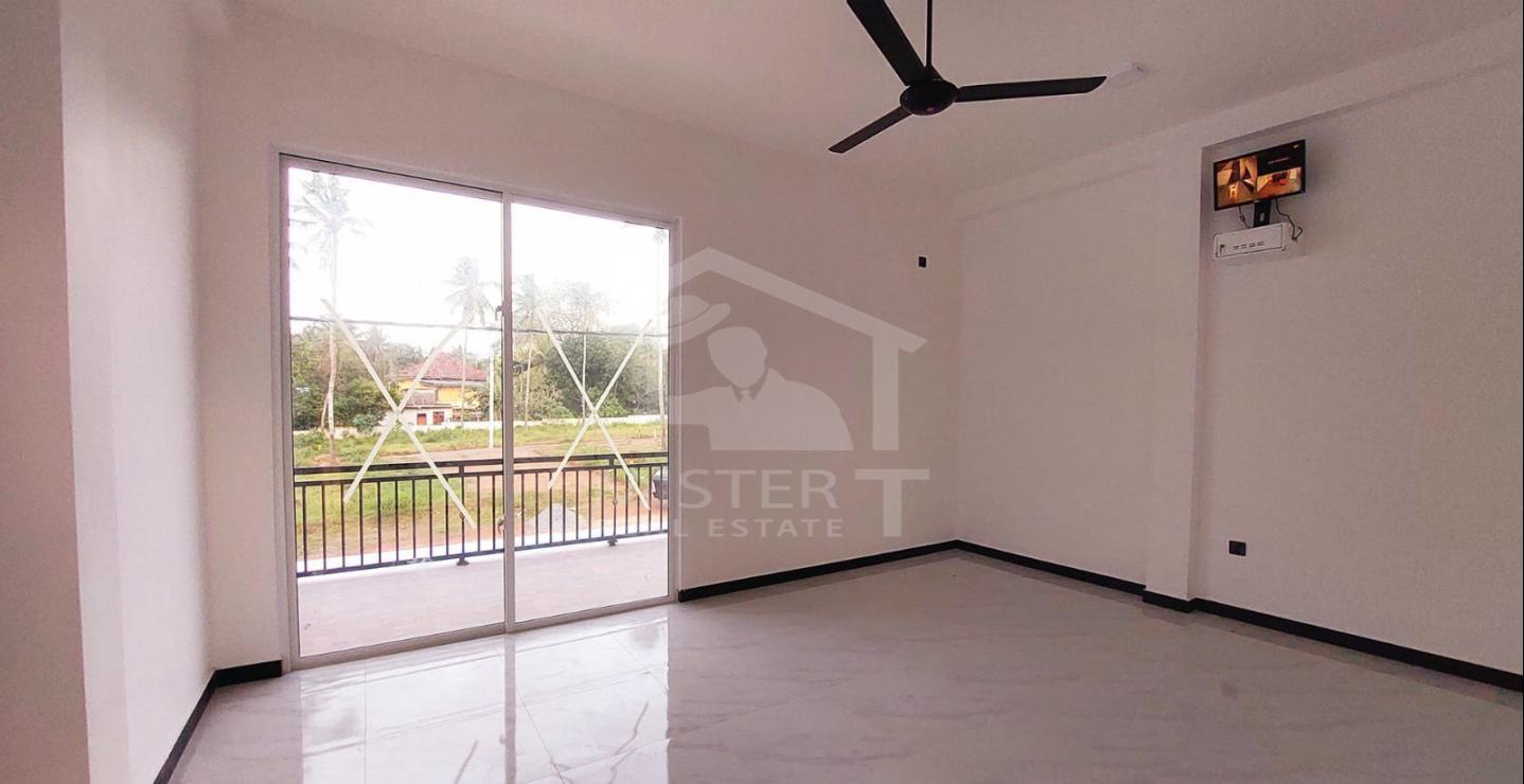 House for Sale in Athurugiriya - image 4