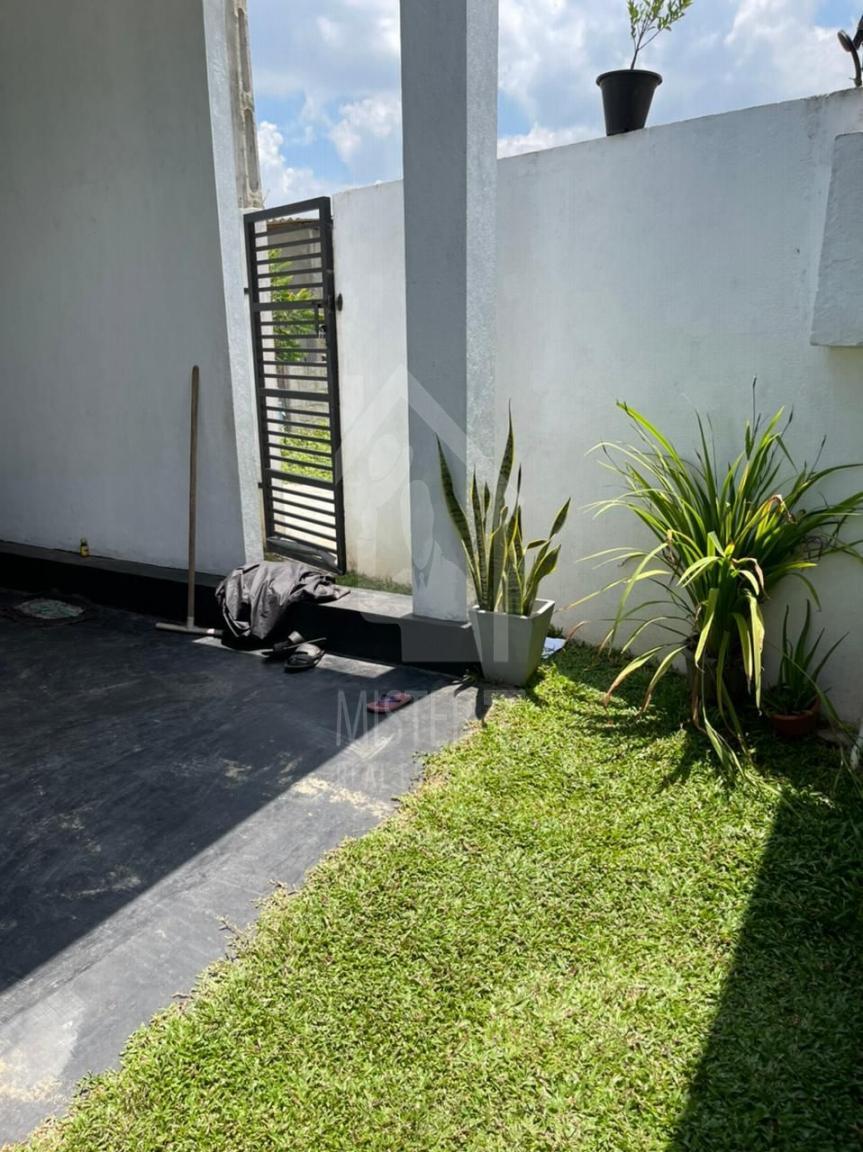 House for Sale in Kotikawatta - image 4