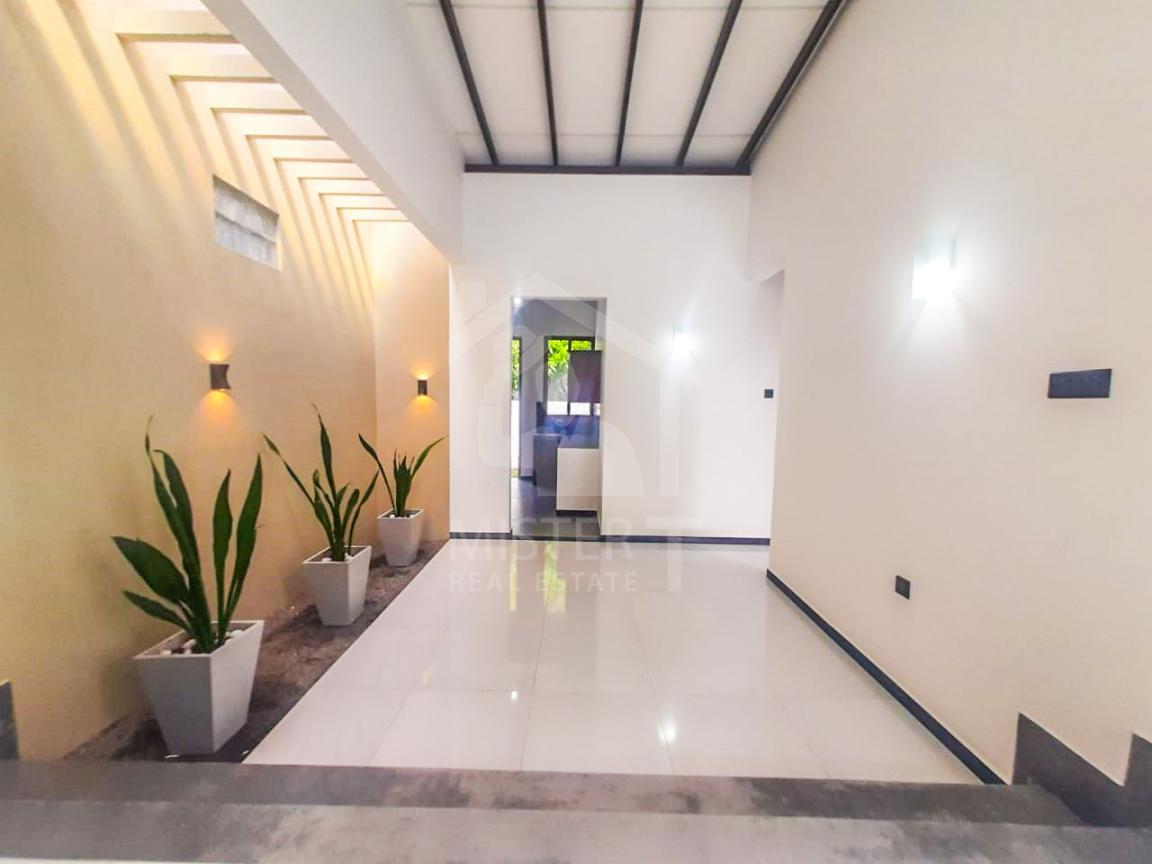 House for Sale in Polgasowita - image 5