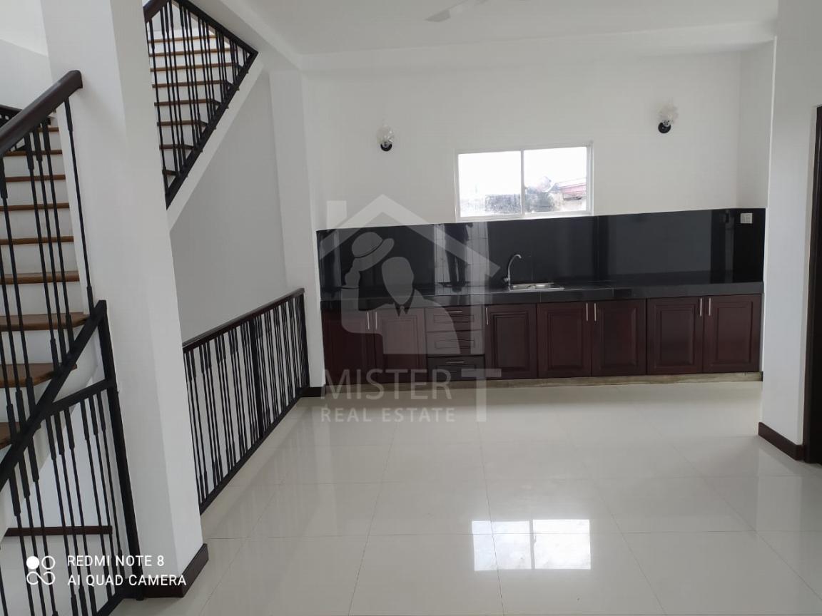 House for Sale in Thalawathugoda - image 5