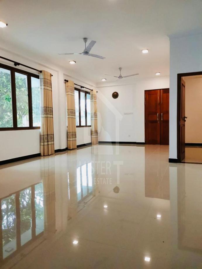 House for Sale in Boralesgamuwa- image 5