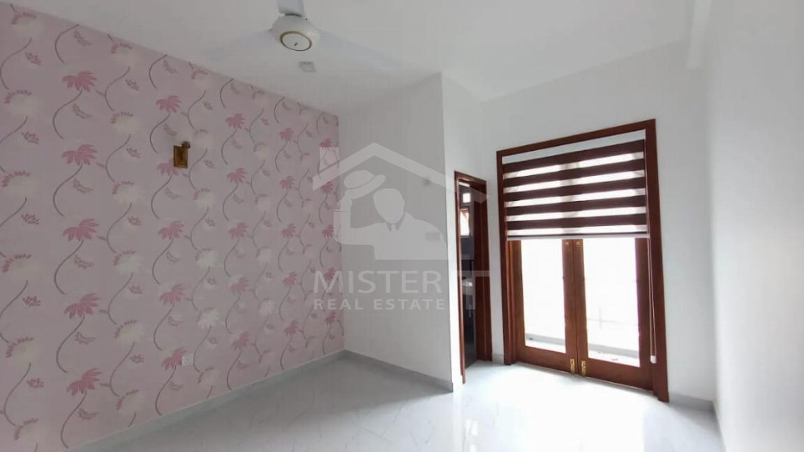 House for Sale in Battaramulla- image 5