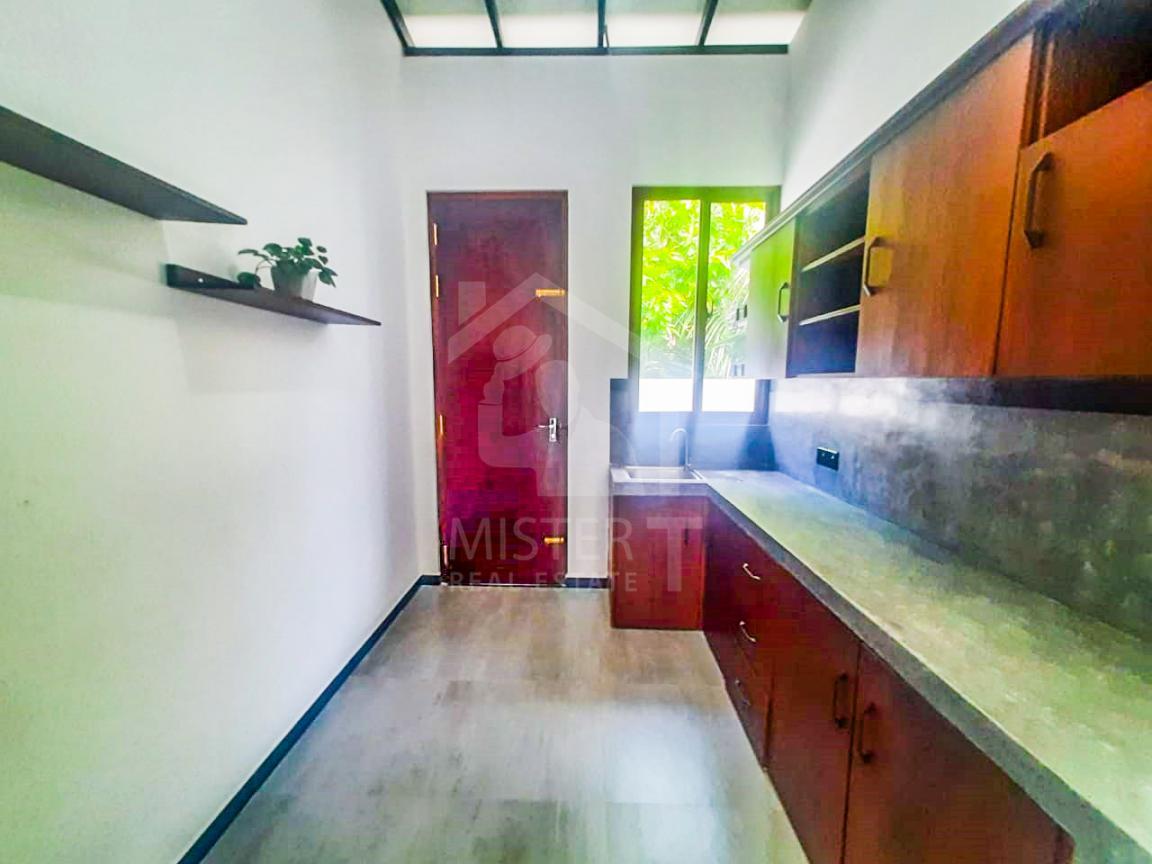 House for Sale in Polgasowita - image 6