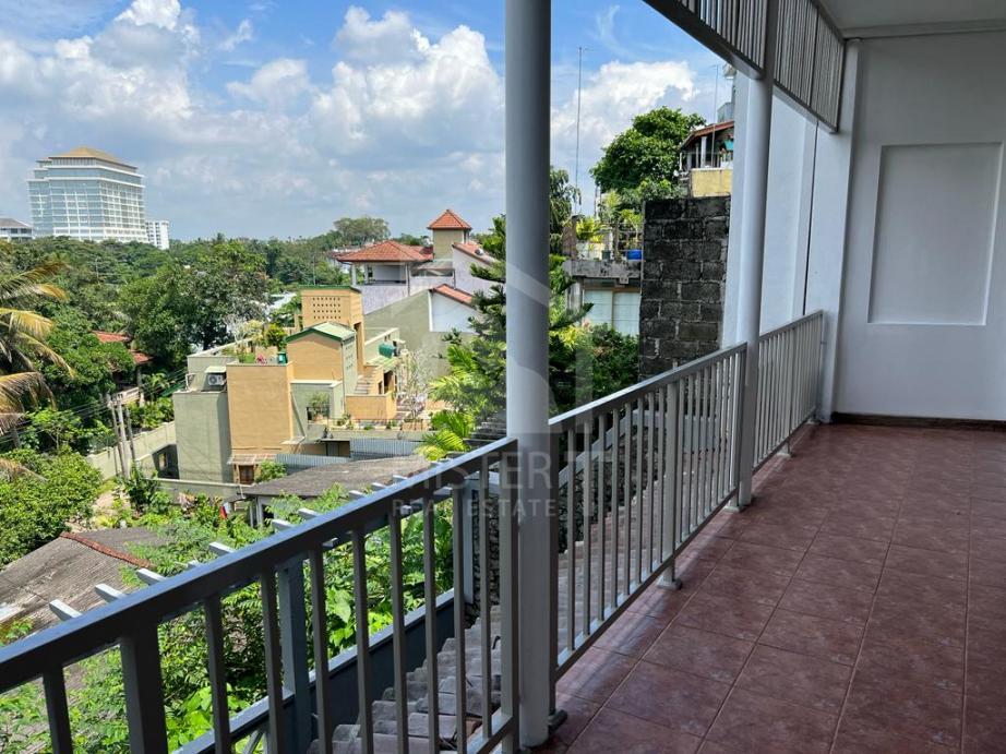 House for Sale in Battaramulla - image 6