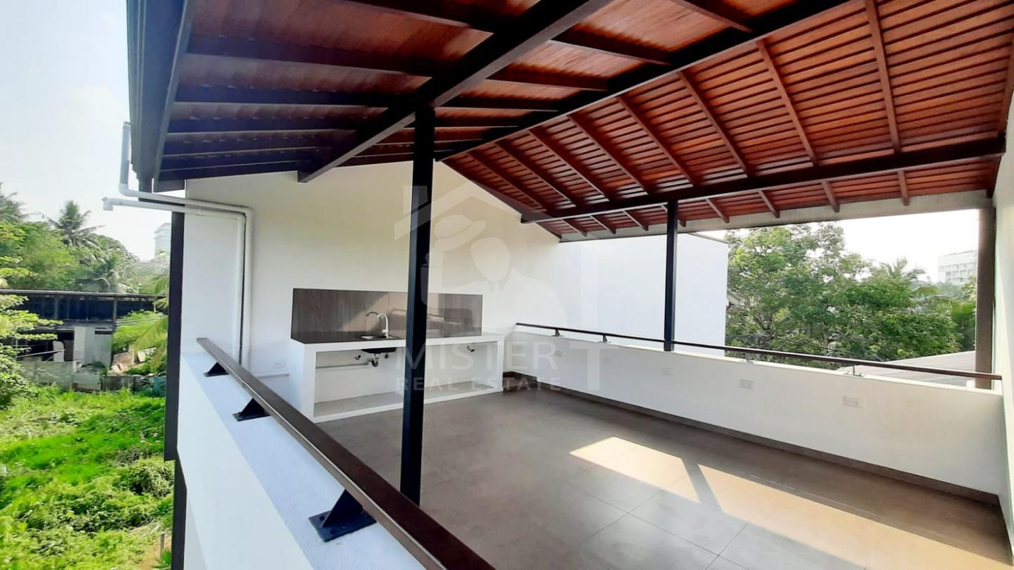 House for Sale in Battaramulla - image 7