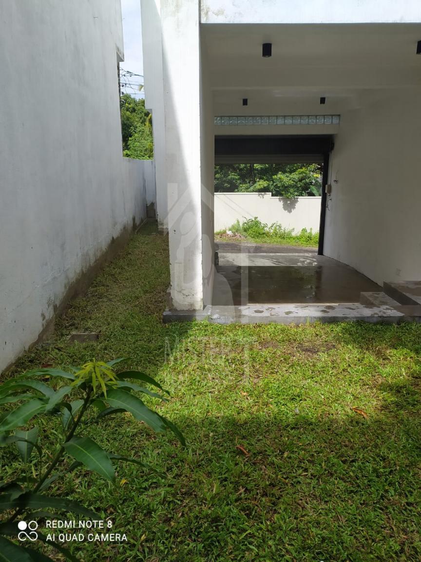 House for Sale in Thalawathugoda - image 8